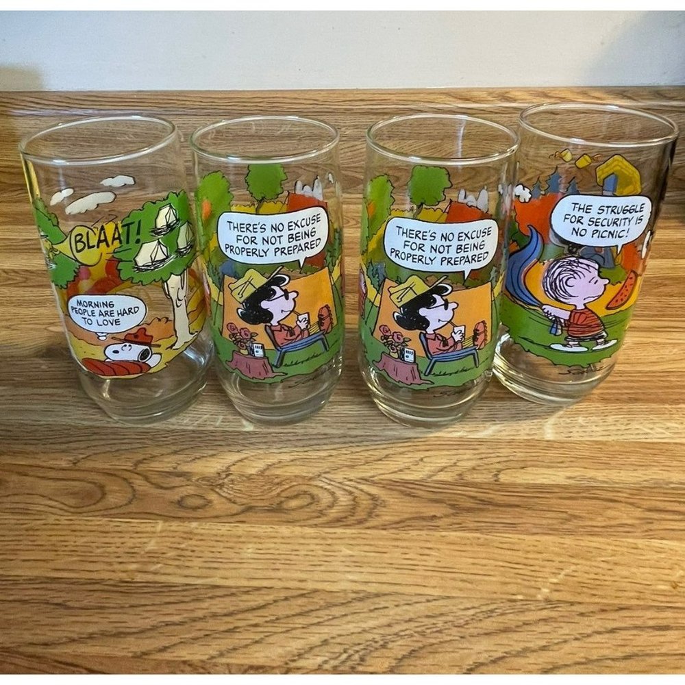 Vintage set of 4 Camp Snoopy Collectible Glasses